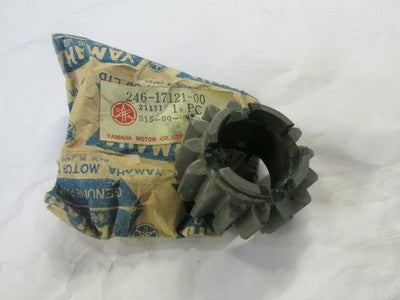 NOS Yamaha 2nd Pinion Gear 1970-1971 TD2 1967 YDS5 YM2 246-17121-00