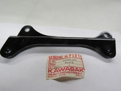 NOS New OEM Kawasaki LH Engine Fitting Plate KZ750 1977 1978 1979 1980 32030-070