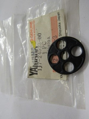 NOS Yamaha Fuel Tank Valve 77-79 XS750 78 XS650 XS500 77-78 XS400 1J7-24523-00