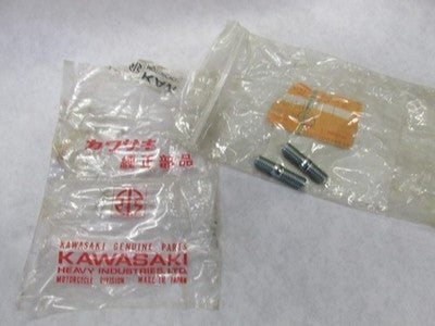 NOS OEM KAWASAKI KD175 KE175 KX125 KL250 STUD 92004-1015   SOLD AS 2