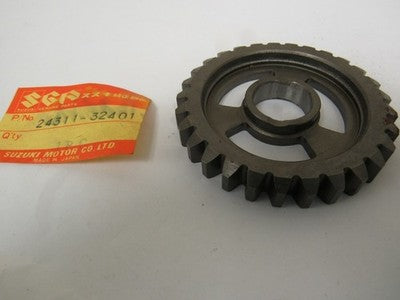 SUZUKI SP400/SP370/GZ250/GN400/GN250/DR400/DR370 FIRST DRIVEN GEAR NOS