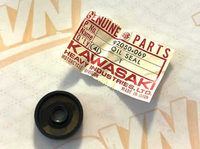NOS Genuine Kawasaki G3 G4 G5 MC1 G3SS G4TR Factory Oil Seal OEM 92050-069 NEW