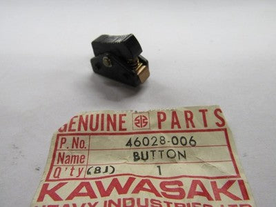 NOS KAWASAKI Z1 900 KZ900 KZ400 KZ750 HORN PUSH BUTTON 46028-006