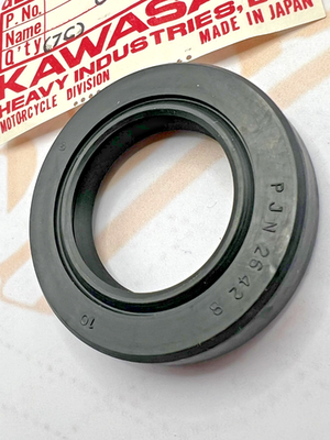Kawasaki NOS NEW 92050-060 Rear Hub Bearing Oil Seal KD KE KL KS KX KZ VN
