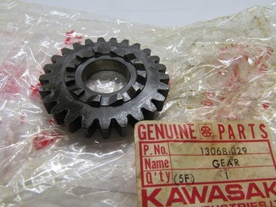 Kawasaki NOS NEW 13068-029 Kickstarter Gear F12MX KX KX450 KX400