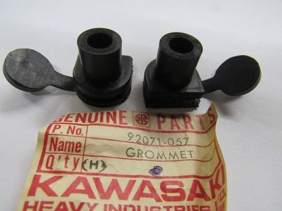 Kawasaki NOS NEW 92071-057 Access Grommet F9 350
