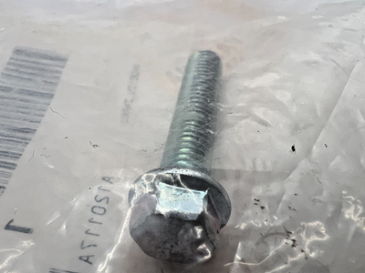 New OEM Yamaha 95022-06030-00 Flange Bolt NOS