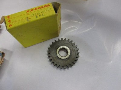 NOS Suzuki B100P B105P  Kick Start Idler Gear 26260-07000