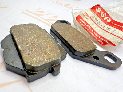 NOS SUZUKI 59100-43810 BRAKE PAD SET