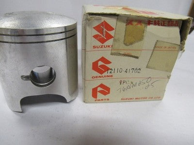 NOS SUZUKI 1976 RM250 PISTON .25 OVERSIZE PART# 12110-41702