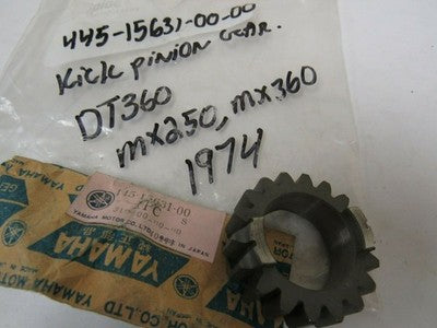 YAMAHA MX250 MX360 DT360 KICK PINION GEAR KICKSTART NOS OEM 445-15631-00