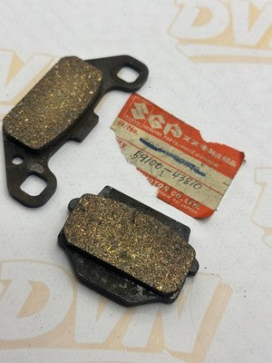 NOS SUZUKI 59100-43810 BRAKE PAD SET