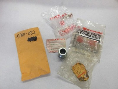 NOS Kawasaki KZ1000 OEM Front Wheel Axle Collar Spacer 41069-032