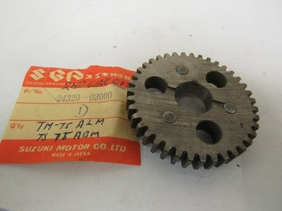 NOS Suzuki 2nd Driven Gear TS75 TM75   24320-03000