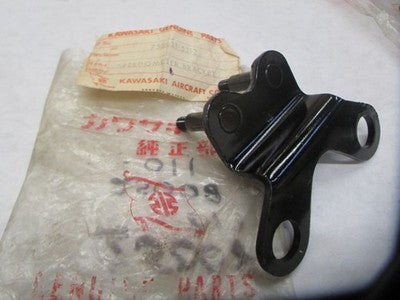 KAWASAKI 25008-011 Sidewinder Speedometer Bracket Nos