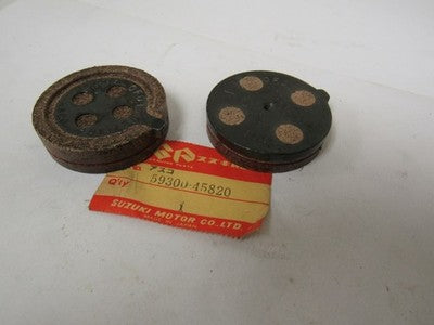 nos suzuki factory original brake pad set 59300-45820 gs550 gs750 gs400 1977-79
