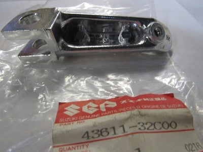 NOS Suzuki 1992-94 GSXR600 GZXR750 NOS REAR RIGHT PASSENGER PEG 43611-32C00