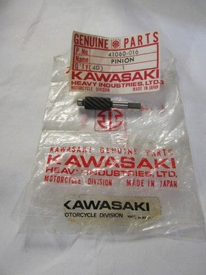 KAWASAKI 1974-1978 KZ400 nos speedometer gear  41060-016