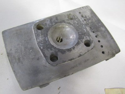 NEW GENUINE SUZUKI GT250 K L M 1973 - 1977 CYLINDER HEAD RIGHT OEM