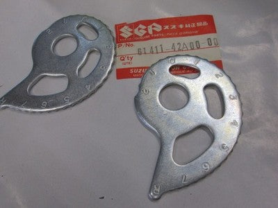 SUZUKI DR200 DR125 SP200 SP125 RIGHT CHAIN ADJUSTER  NOS 61411-42A00 SOLD AS 2
