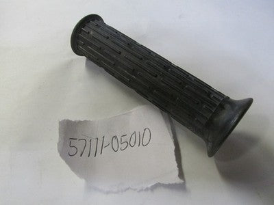 Suzuk AS50  1969 nos left handlebar  grip   57111-05010