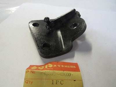 NOS 1978-80 SUZUKI GS1000 GS1000E GS1000S   KICKSTAND MOUNT BRACKET 42330-49000