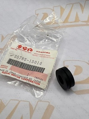 NEW REPLACES SUZUKI 35765-15010 Tail & Brake Lamp Bracket Buffer