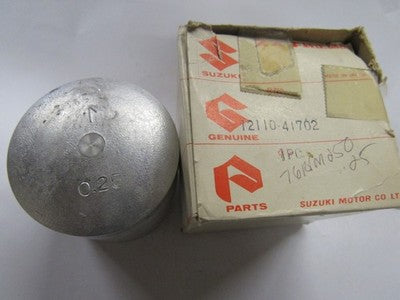 NOS SUZUKI 1976 RM250 PISTON .25 OVERSIZE PART# 12110-41702