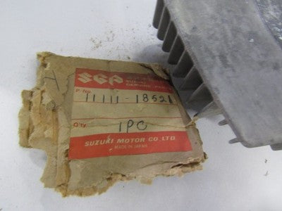 NEW GENUINE SUZUKI GT250 K L M 1973 - 1977 CYLINDER HEAD RIGHT OEM