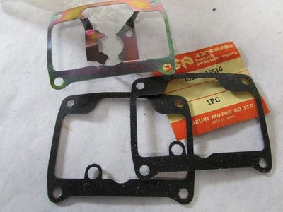 SUZUKI NOS TS400 TM400 CARBURATOR PLATE AND 2 BOWL GASKETS 13259-16510