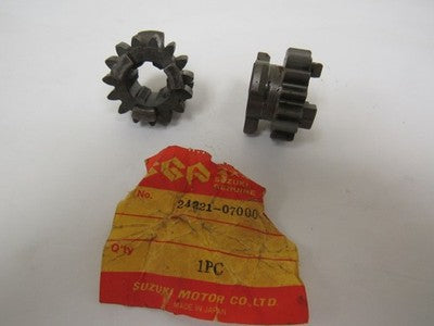 SUZUKI B100P A100 RV90 2ND DRIVE GEAR 1966-1978  24221-07000 YOU GET 2!