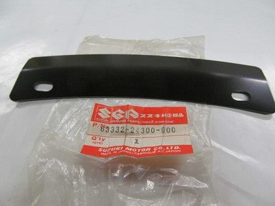 NOS SUZUKI LT125 ALT125 LT185 QUADRUNNER REAR MUD FLAP PLATE 63332-04300