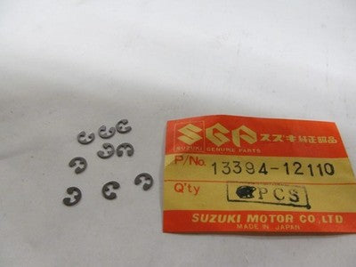 NOS GENUINE Suzuki T125 TC90 TS90 RV90 FZ50 TM75 Needle Clip 13394-12110