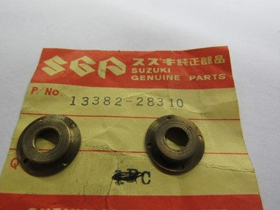 SUZUKI CARB PLATE TM125 13382-28310