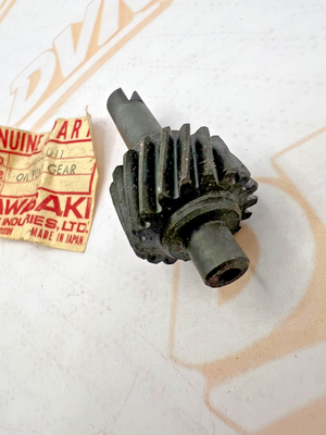 Kawasaki NOS NEW 16085-011 Oil Pump Gear H1 H2 KH KH500 Mach IV Mach III