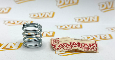 Kawasaki NOS NEW 34006-003 Peg Spring H2 Mach IV 750