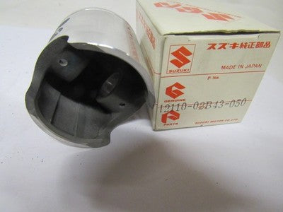 NOS NEW OEM ORIGINAL SUZUKI  1ST OVER  SIZE PISTON  1990 RM80  12110-02B43-050