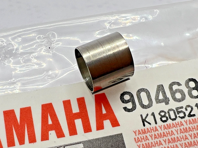 Yamaha CLIP 90468-02001-00 OEM NEW