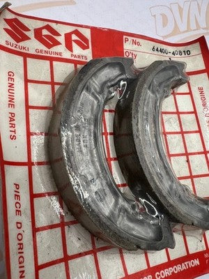 ***NOS SUZUKI 64400-40810 BRAKE SHOE SET
