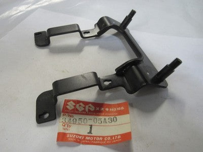 SUZUKI GV700 GV1200 MADURA   NOS METER BRACKET 34950-05A30