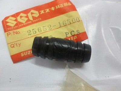 SUZUKI NOS GT750 nos gear shift rubber 1974-77  25652-16500 early style "S" logo