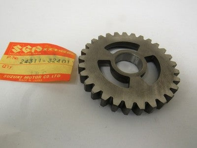 SUZUKI SP400/SP370/GZ250/GN400/GN250/DR400/DR370 FIRST DRIVEN GEAR NOS