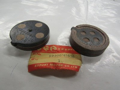 nos suzuki factory original brake pad set 59300-45820 gs550 gs750 gs400 1977-79