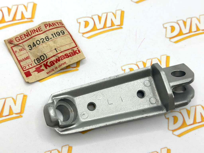 NEW 1986-2006 GENUINE KAWASAKI RIGHT HAND FRONT STEP CONCOURS ZG1000A 34028-1199