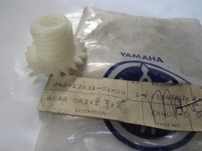 Yamaha Genuine Tachometer Drive Gear AT1 AT2 AT3 CT1 DT125 HS1 LS2   248-18512