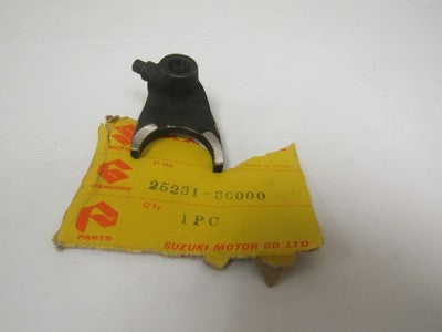 Suzuki GT185 1973-77   nos  Shift fork # 3   p.n 25231-36000