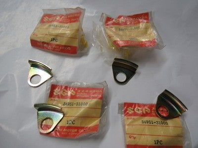 Suzuki GT750 nos meter bracket set  1972   gt750j  34950-31010
