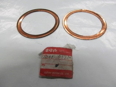 Suzuki RM370 1976   nos head gasket 11141-41210 you get 2        sold as 2