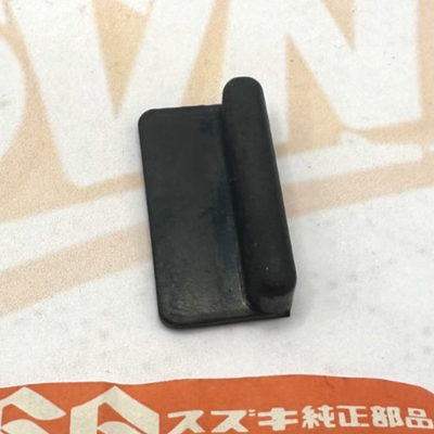 NOS Suzuki 47117-4500TS100 TS125 TS185 TS250 OEM Frame Cushion Cover