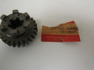NOS Suzuki S32-2 OLYMPIAN    nos 3RD driven gear  24330-08000